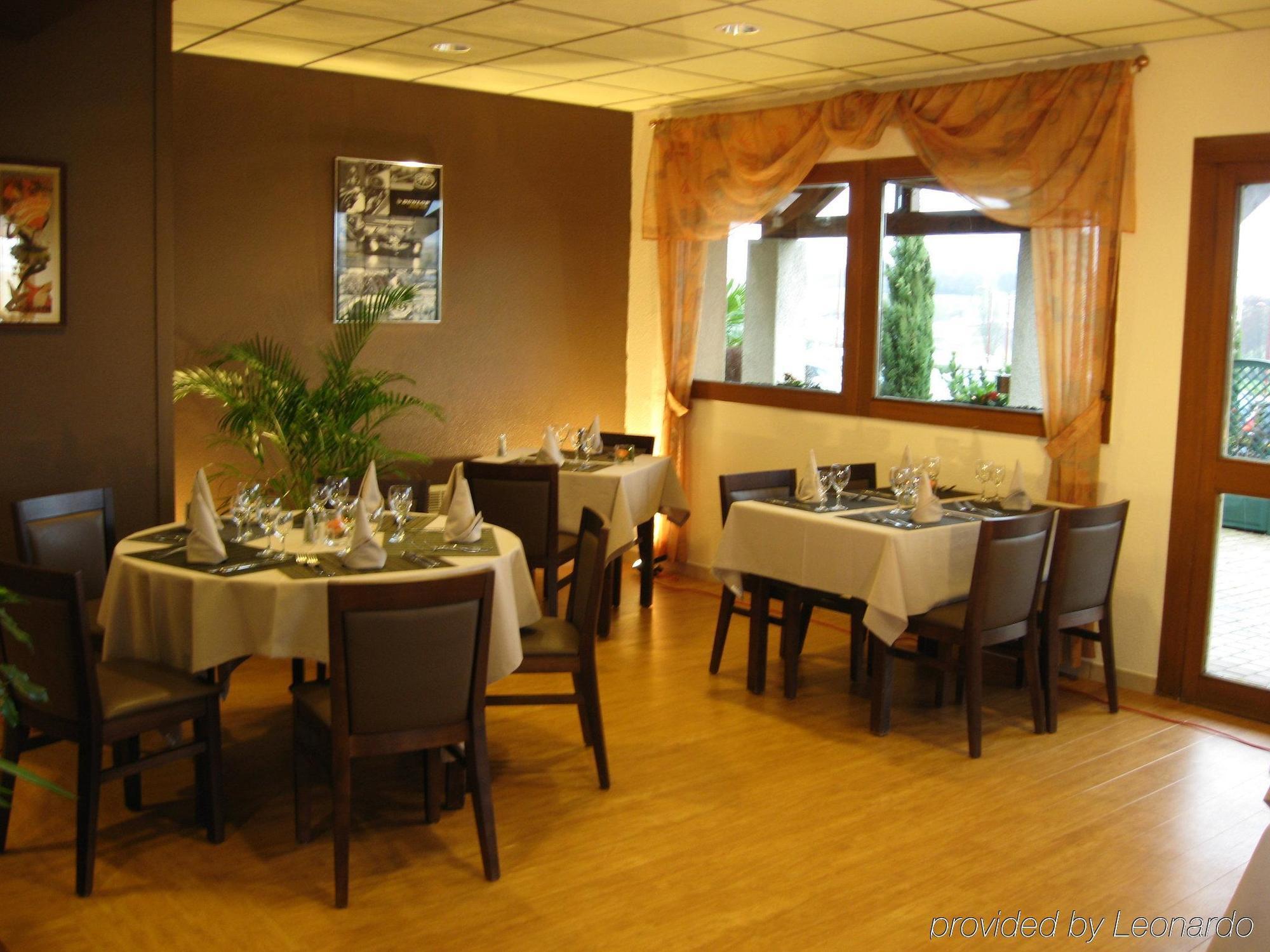 Brit Hotel Les Evens Saint-Saturnin  Restaurant foto